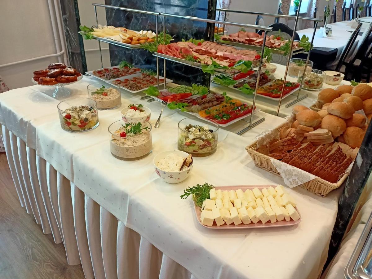 Iskra Hotel Radom Ngoại thất bức ảnh
