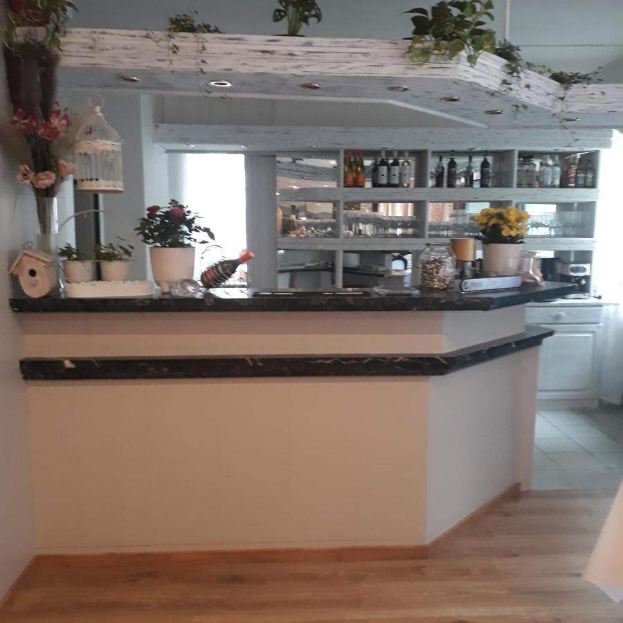 Iskra Hotel Radom Ngoại thất bức ảnh