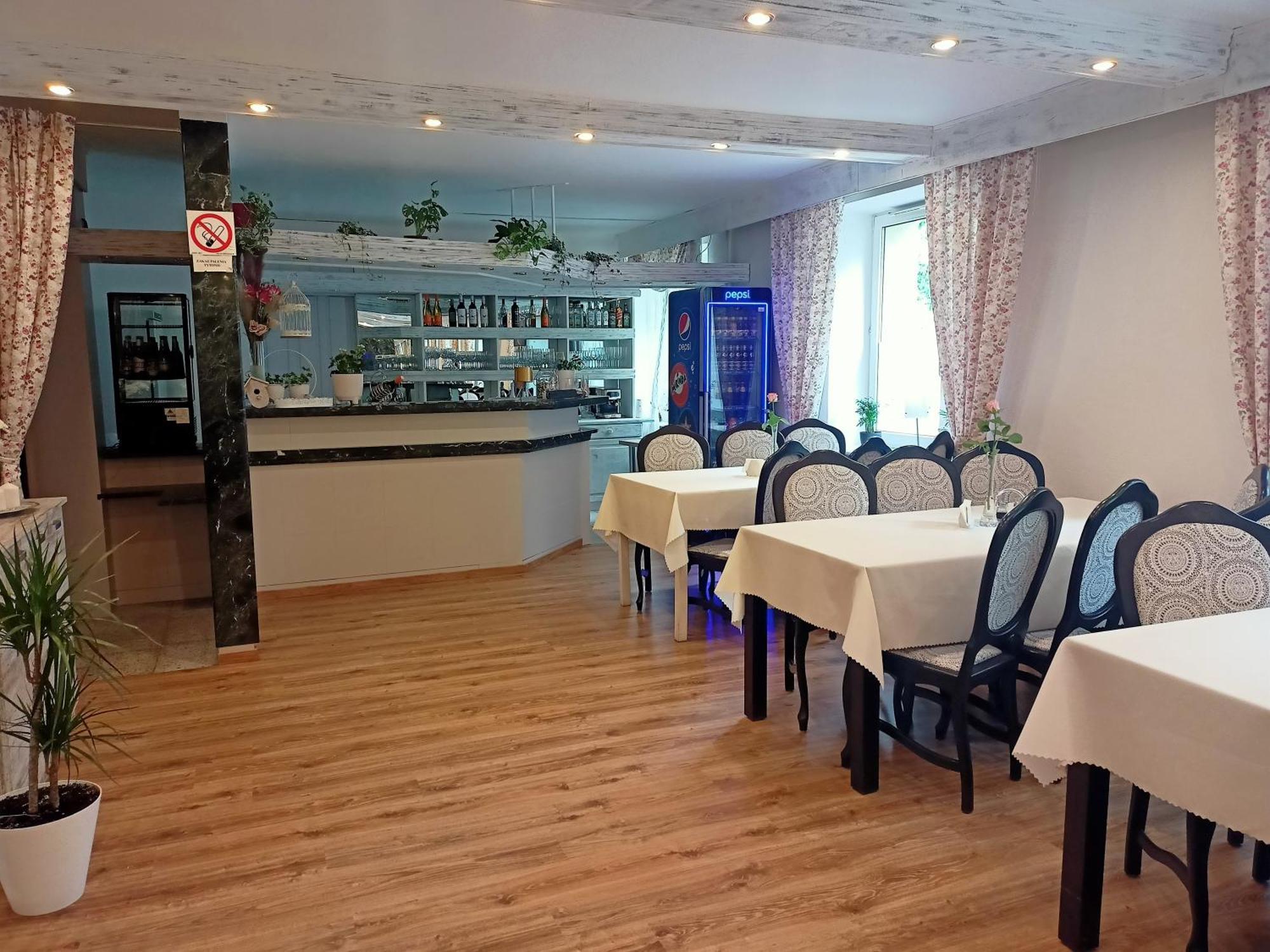 Iskra Hotel Radom Ngoại thất bức ảnh