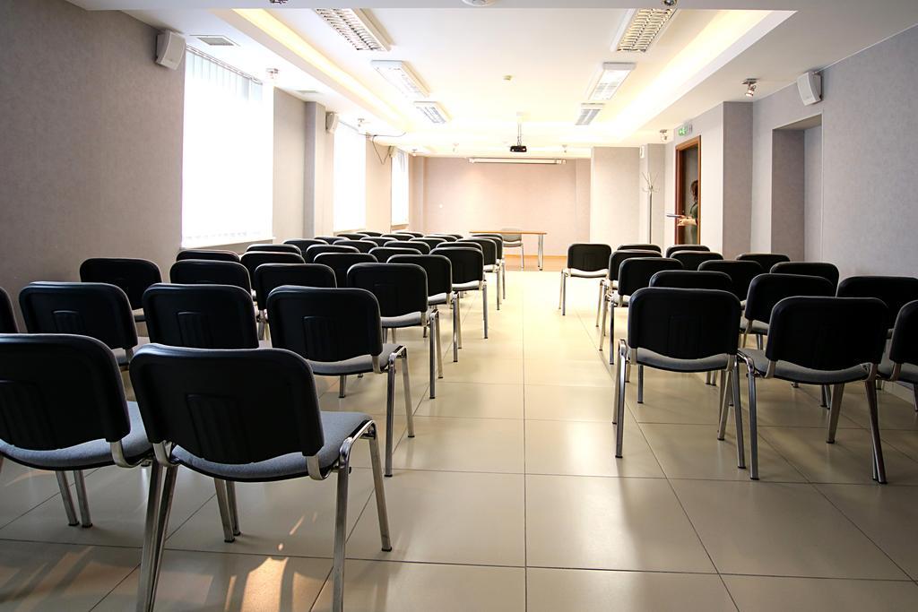 Iskra Hotel Radom Ngoại thất bức ảnh