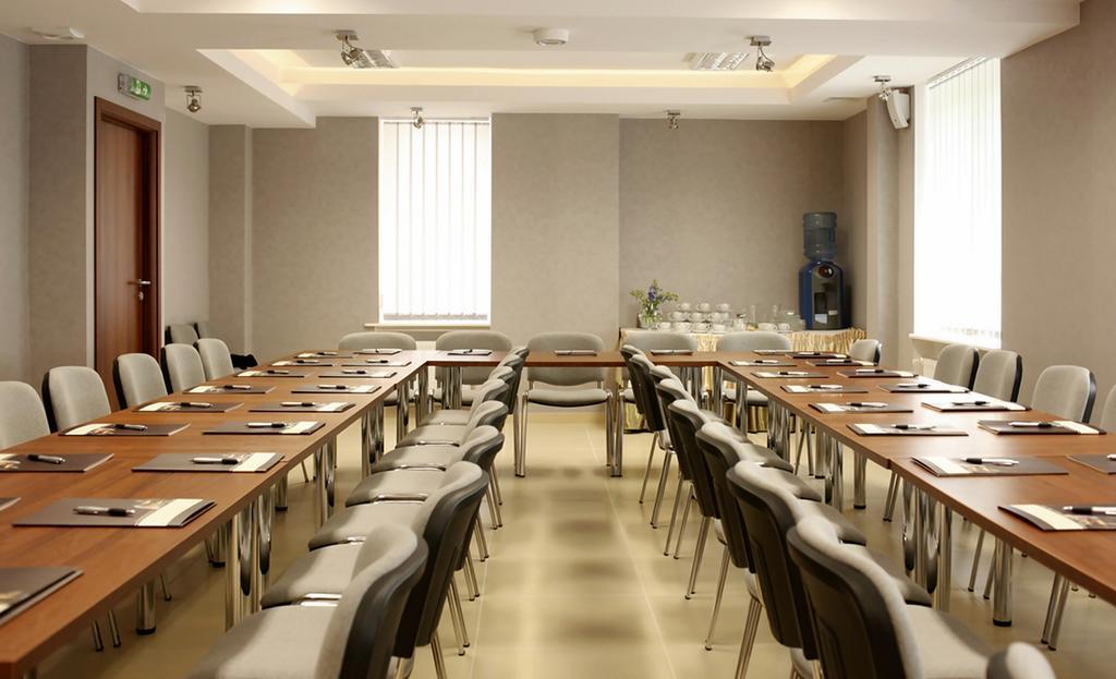 Iskra Hotel Radom Ngoại thất bức ảnh